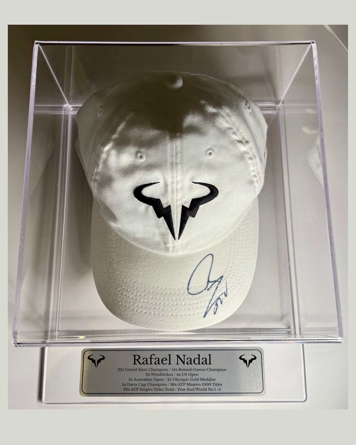 Gorra autografiada por Rafael Nadal