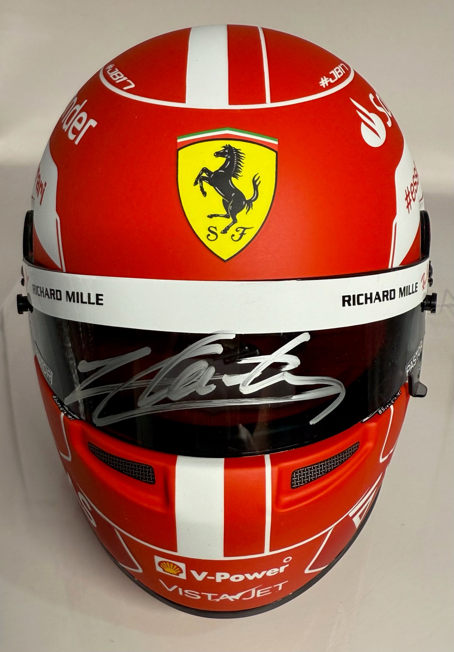 Casco autografiado por Charles Leclerc