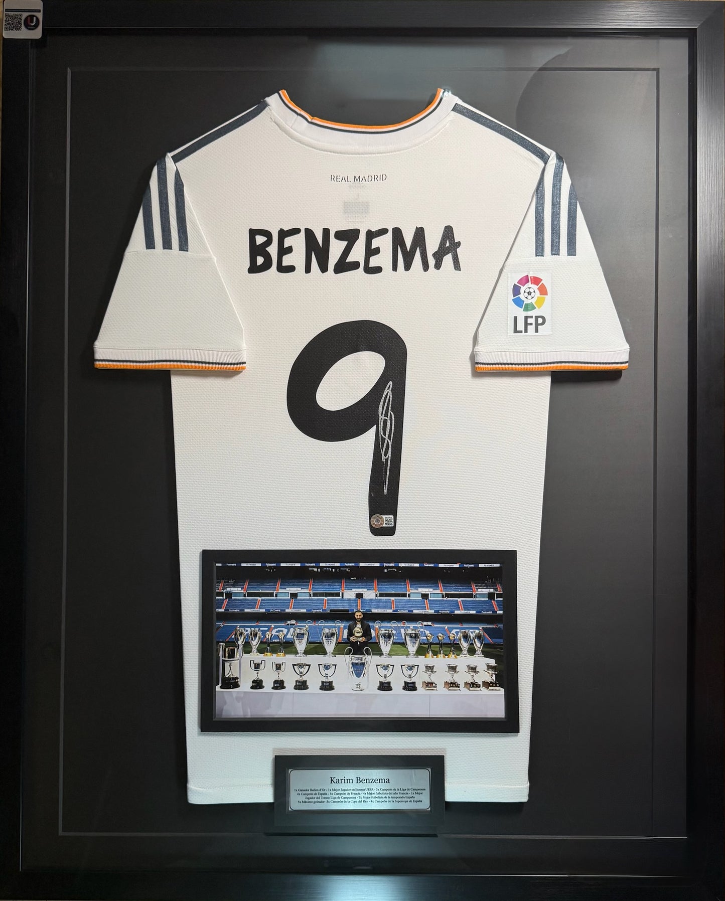 Camisola autografiada por Karim Benzema