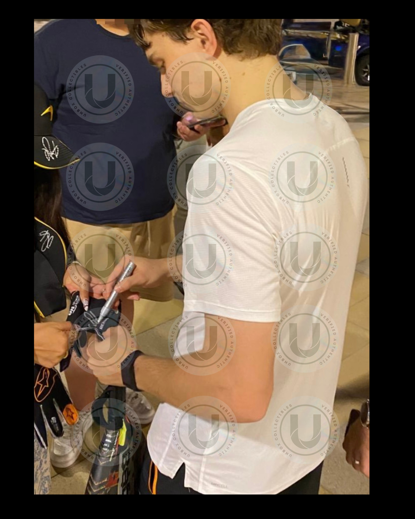 Guante Autografiado por Oscar Piastri