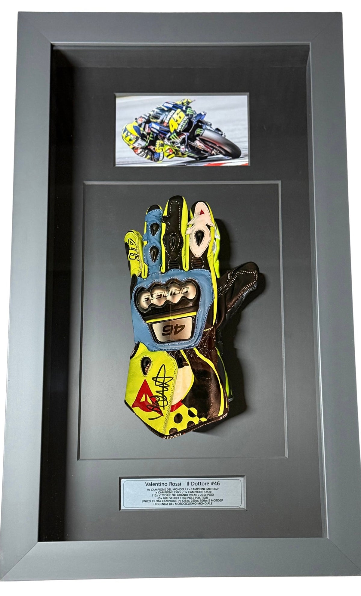 Valentino Rossi - Guante Autografiado VR46 Racing Team