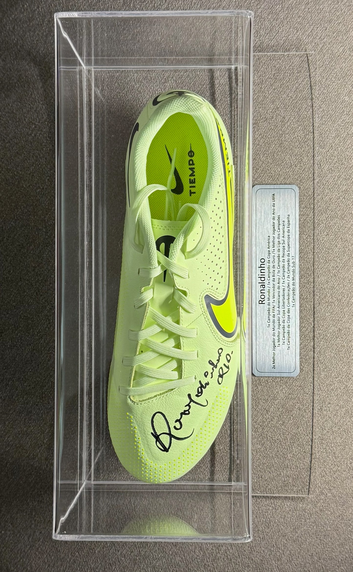 Taco autografiado por Ronaldinho