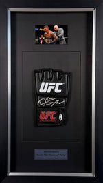 Dustin Poirier - Guante Autografiado Negro UFC