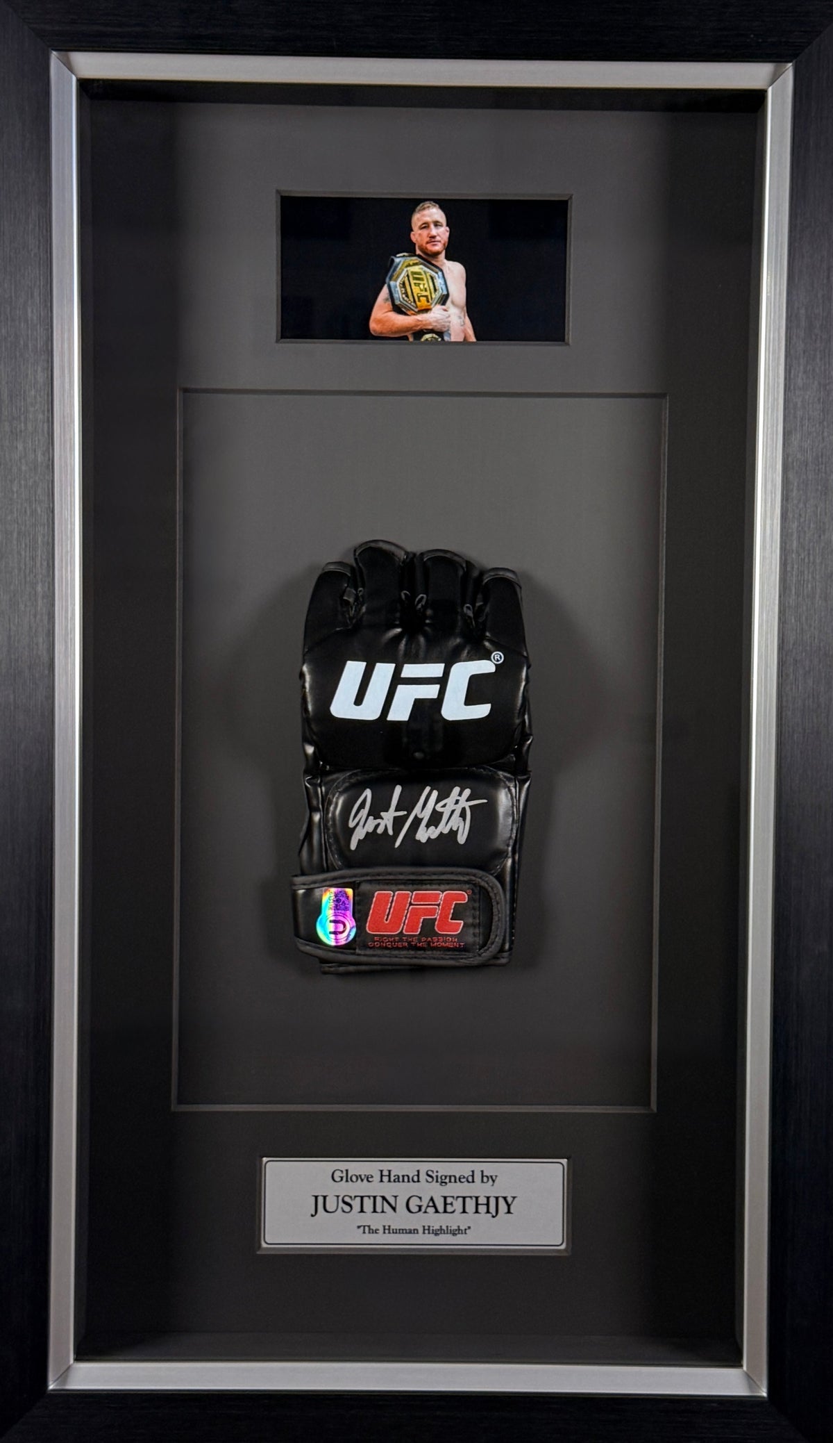 Justin Gaethje - Guante Autografiado Negro UFC
