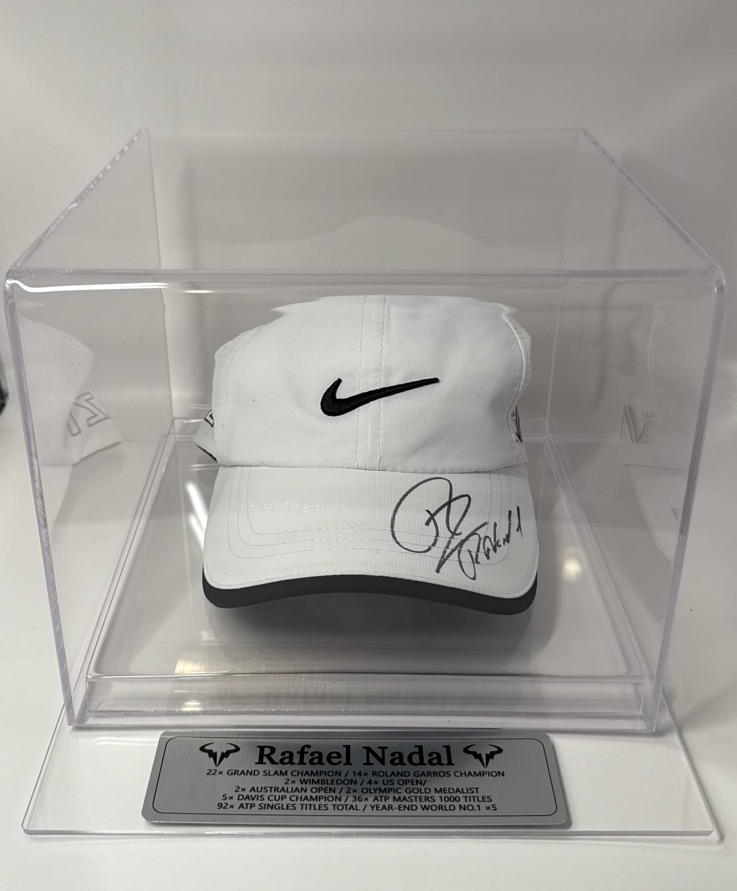 Gorra firmada por Rafael Nadal