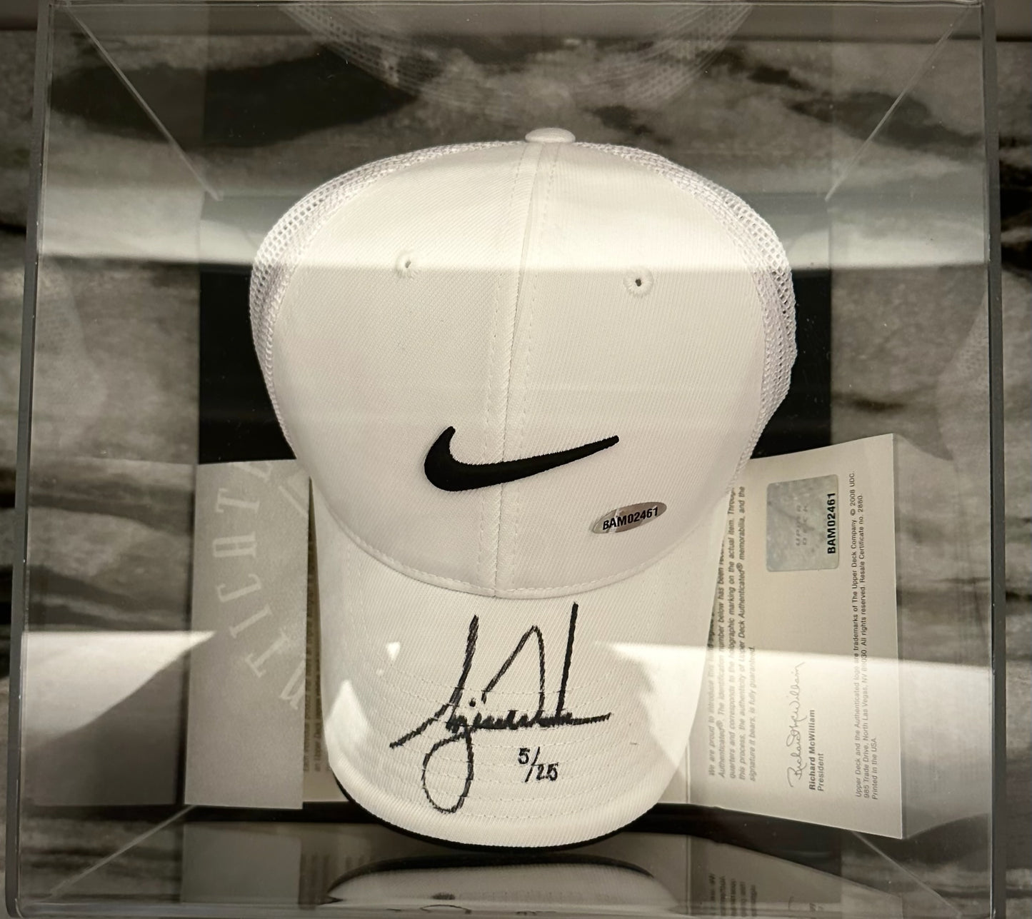 Gorra Autografiada por Tiger Woods
