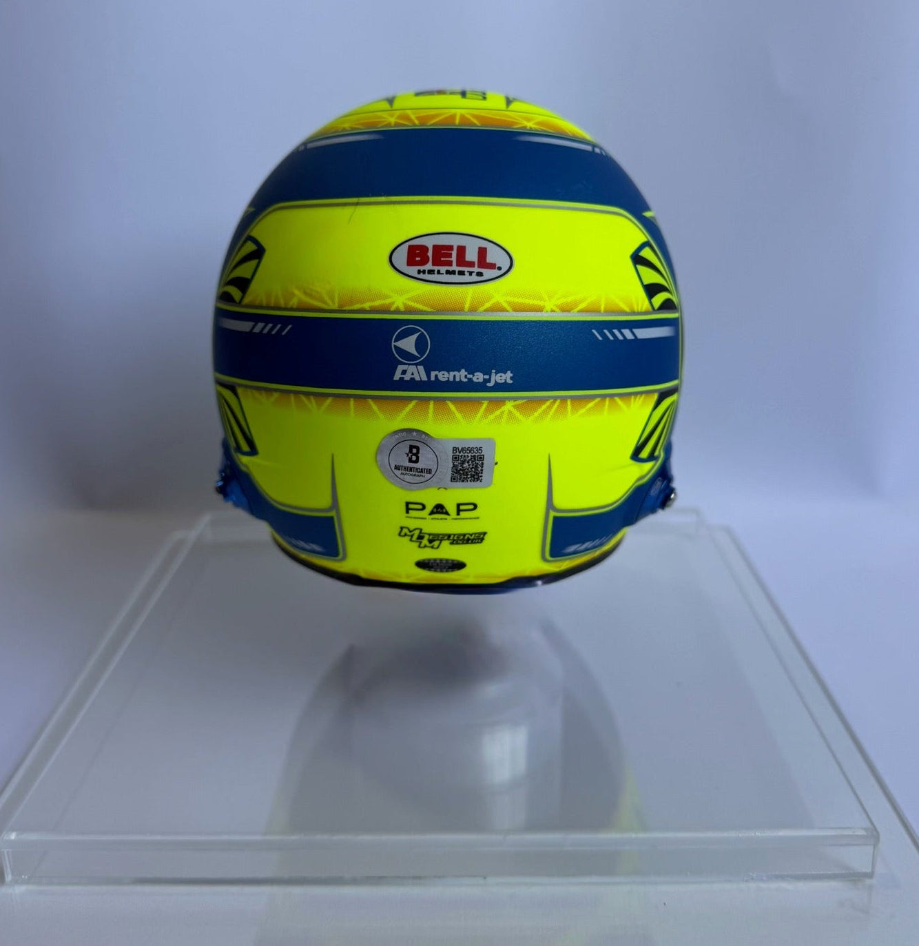 Mini casco de Fórmula 1 autografiado por Lando Norris