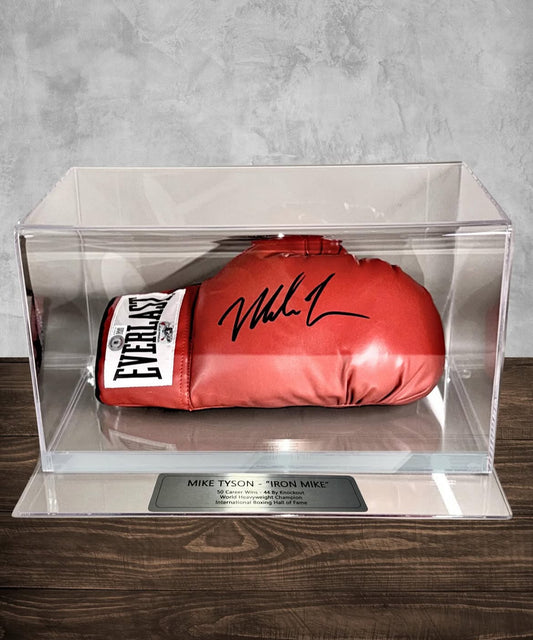 Guante autografiado por Mike Tyson