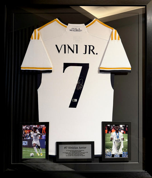 Camisola autografiada por Vinicius Jr.