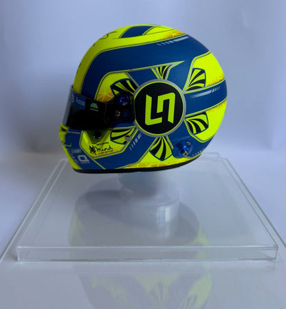 Mini casco de Fórmula 1 autografiado por Lando Norris