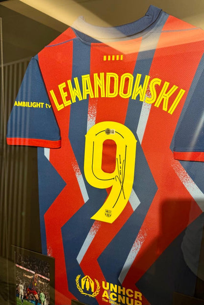 Camisola autografiada por Robert Lewandowski