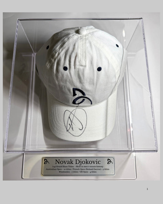 Gorra autografiada por Novak Djokovic