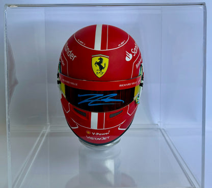Mini casco de Fórmula 1 autografiado por Charles Marc Hervé Perceval Leclerc
