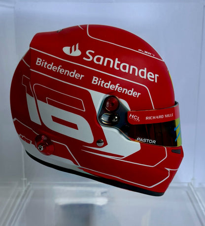 Mini casco de Fórmula 1 autografiado por Charles Marc Hervé Perceval Leclerc