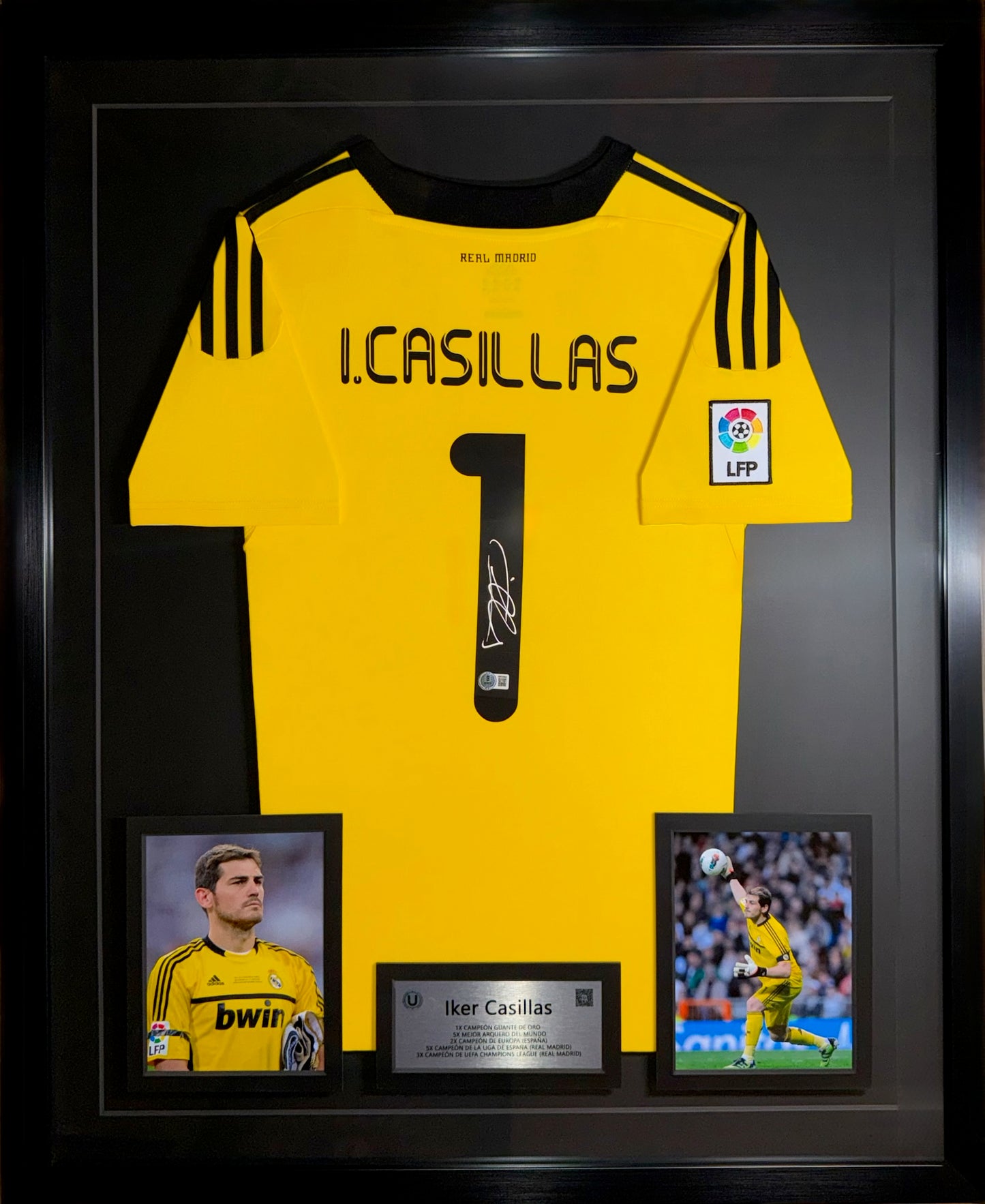 Camisola autografiada por Iker Casillas Fernández